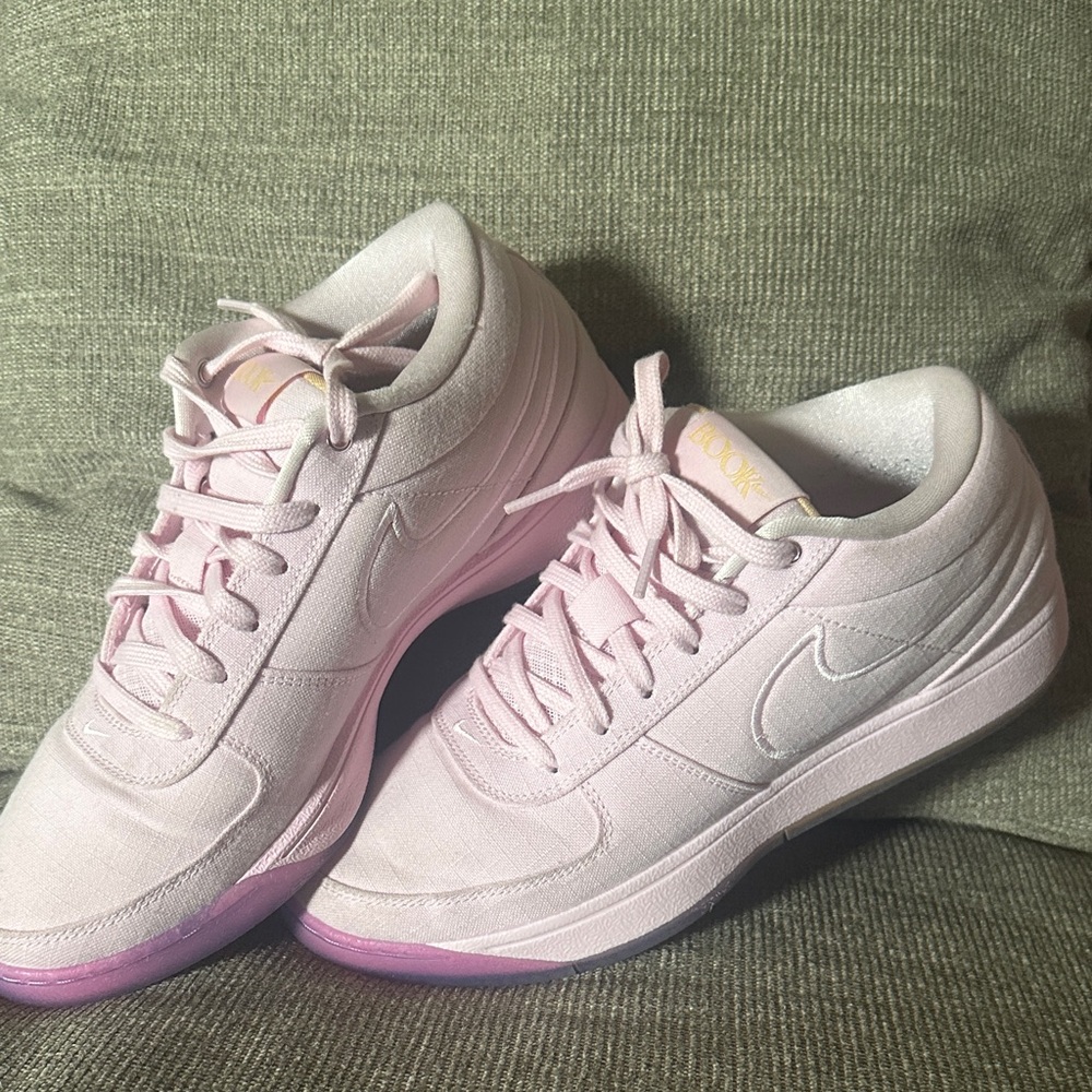 Nike Women's Light Pink and Purple Sneakers